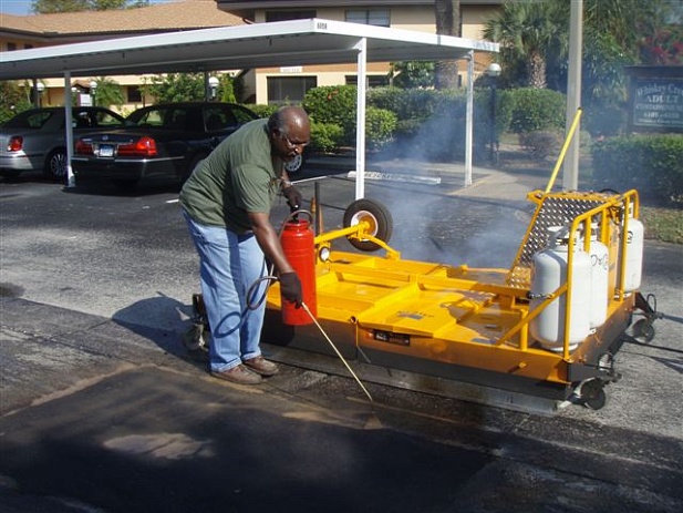 Препятствует ли холодный зимний воздух инфракрасному излучению при нагреве асфальта?